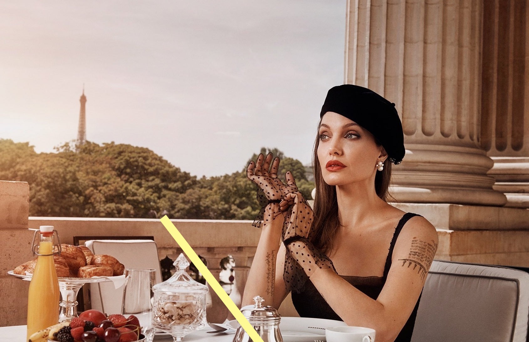 photo ANGELINA JOLIE (45)
