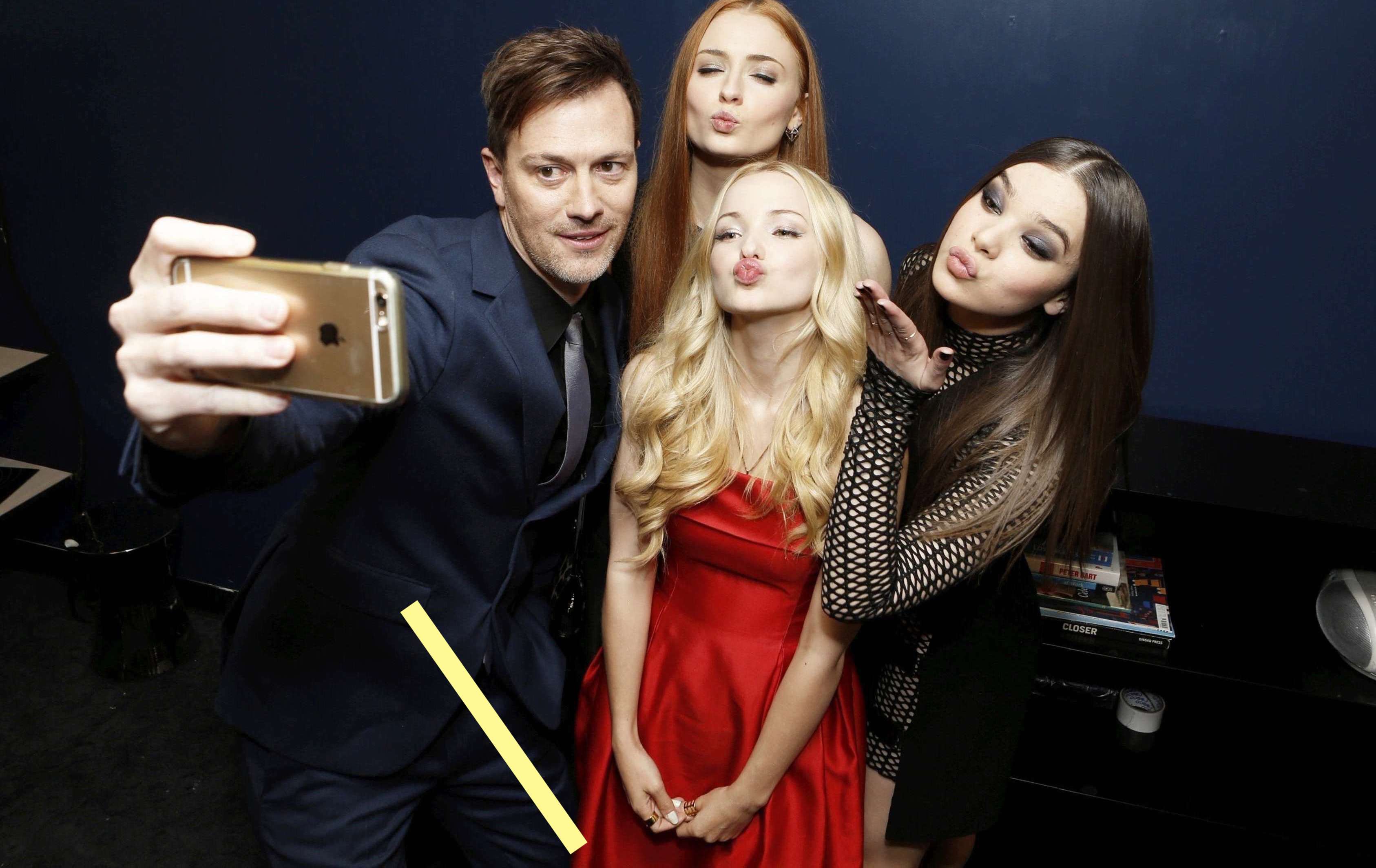 photo DOVE CAMERON (838)