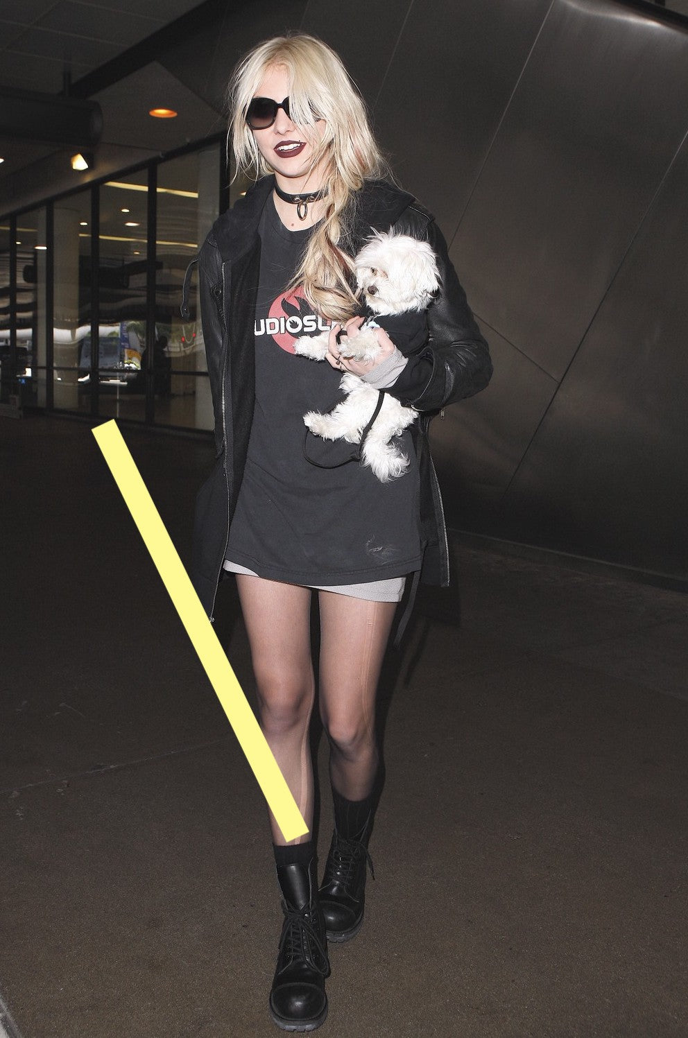 photo TAYLOR MOMSEN (561)