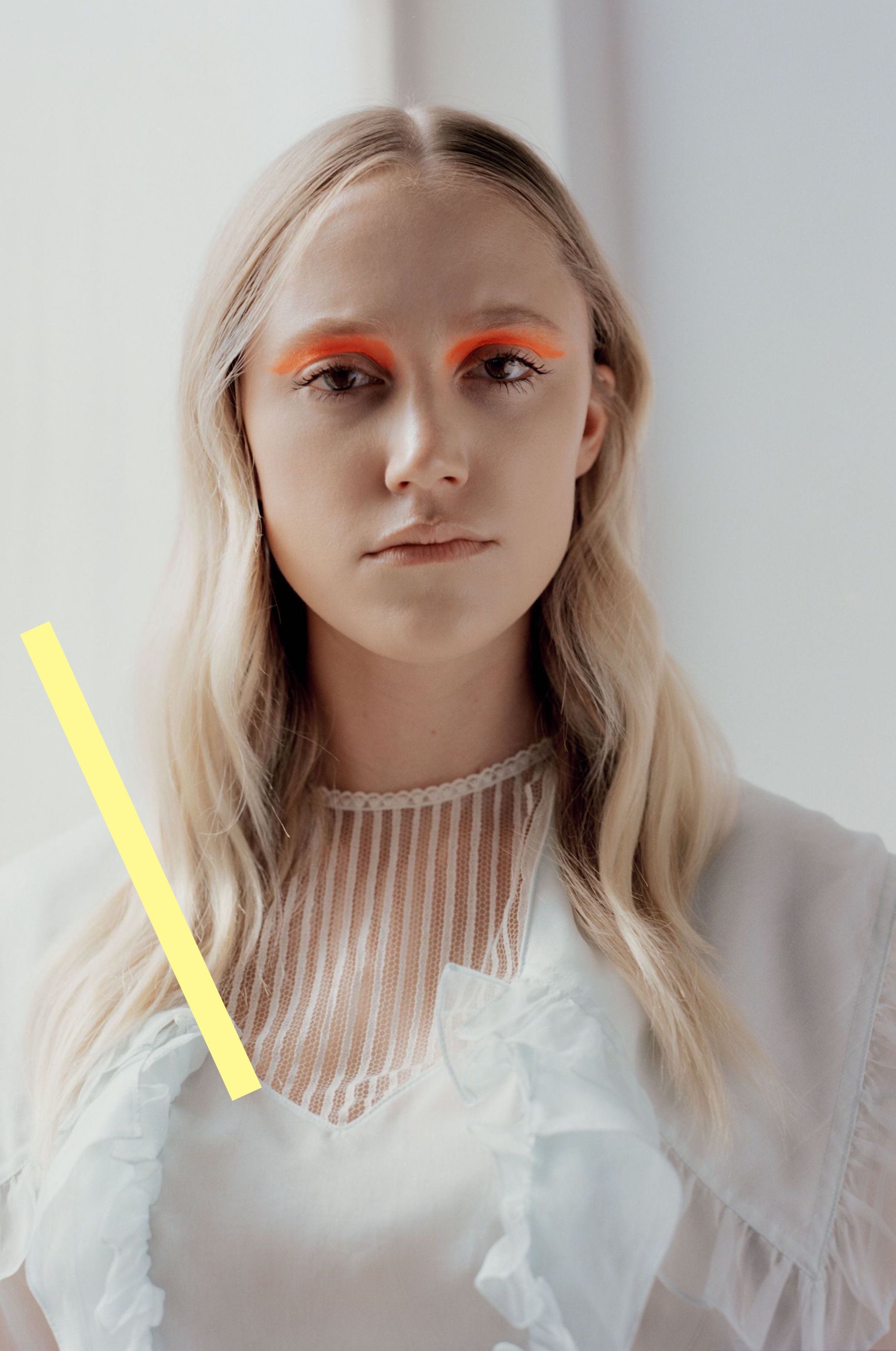 photo MAIKA MONROE (1)